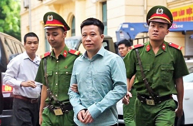 Bị cáo Hà Văn Thắm tiếp tục bị phạt 15 năm tù.
