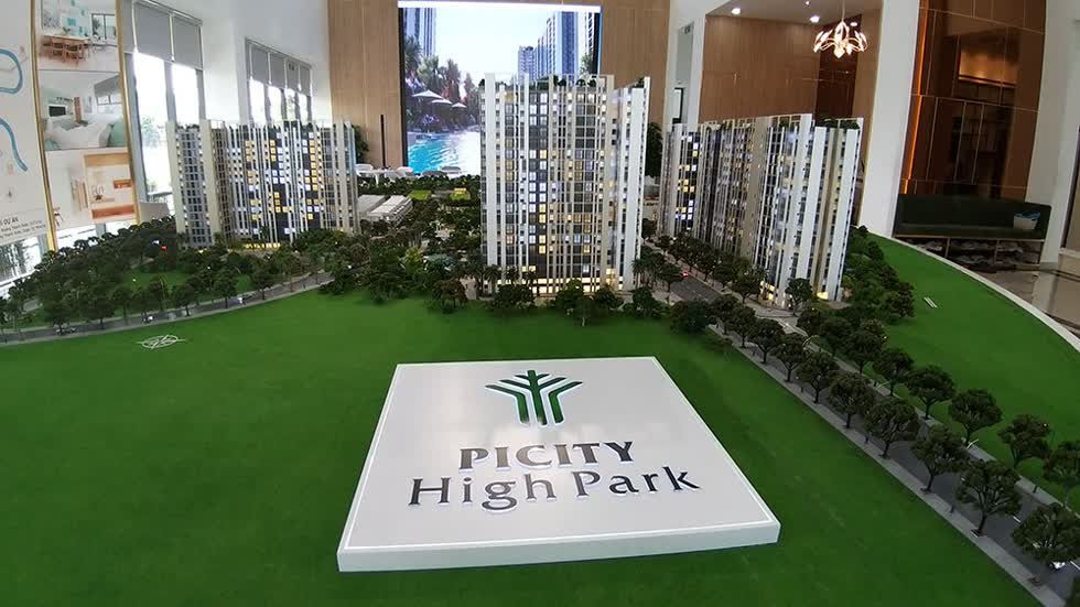 Dù pháp lý chưa hoàn chỉnh nhưng dự án Picity High Park đã rầm rộ rao bán.