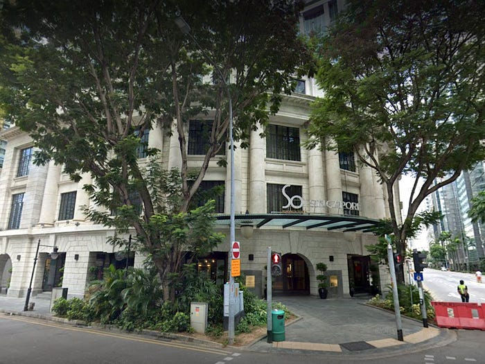 Công ty bất động sản của Hiranandani, Royal Group, sở hữu các khách sạn như khách sạn So Softel ở Singapore.