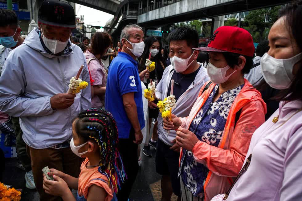 Du khách Trung Quốc ở Bangkok ngày 30/1. Ảnh: Reuters.