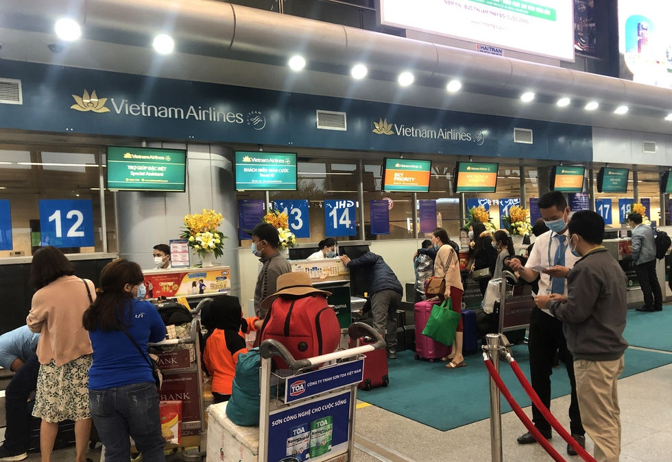 Dịch virus corona lan rộng, hàng không Việt Nam bị ảnh hưởng ra sao?