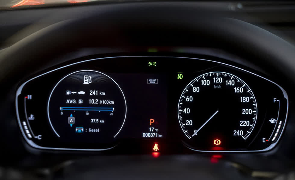 Honda Accord 2020 tiêu thụ 10,2 lít/100km di chuyển trong phố.