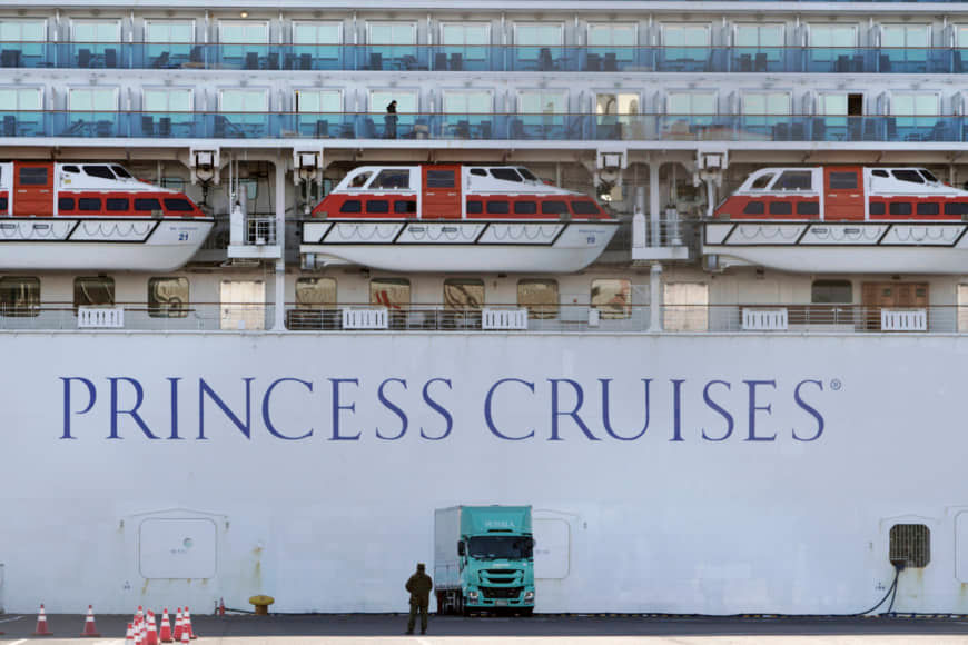 Số ca nhiễm trên du thuyền Diamond Princess, cách ly ở Yokohama, Nhật, đã tăng vọt. Ảnh: Fox News.