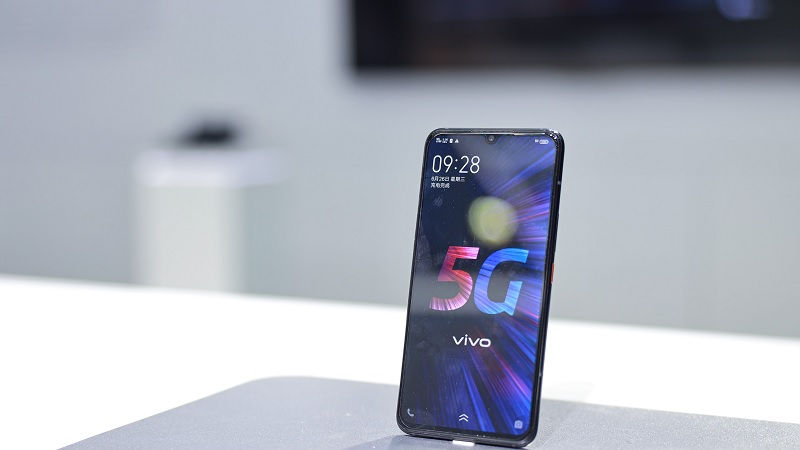 Xếp ở vị trí thứ 2 là chiếc iQOO Pro 5G với 502.288 điểm. Vivo iQOO Pro 5G được trang bị 5G với 6 ăng ten nhận sóng, mẫu smartphone này có nhiều hơn mức 4 ăng ten nhận sóng trung bình.