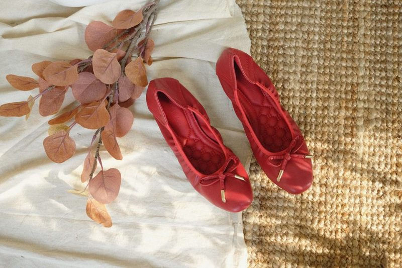 Chọn giày nào phù hợp đi chơi Valentine?
