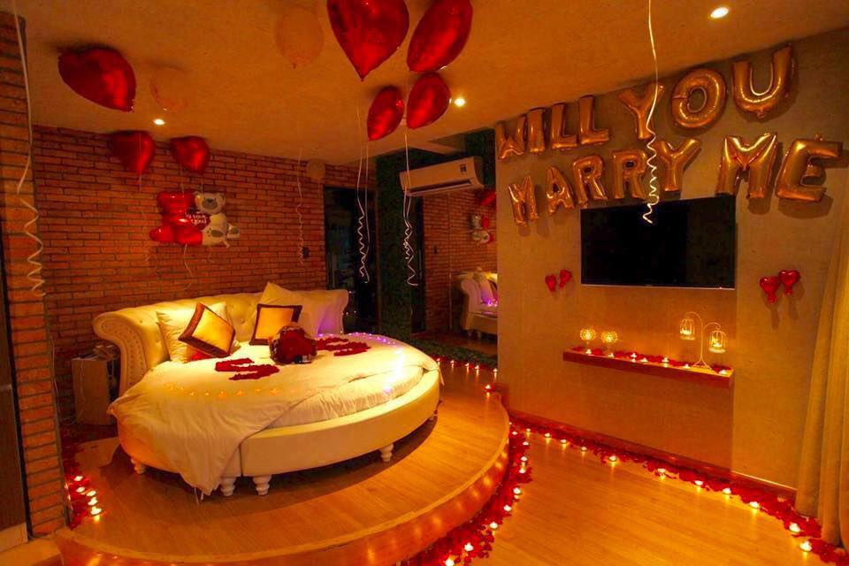 Các phòng khách sạn homestay tình yêu sẽ được trang trí lãng mạn dành cho các cặp đôi.