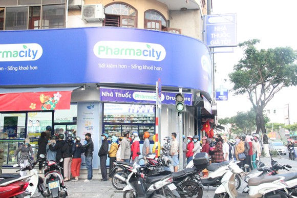  Pharmacity sẽ bán khẩu trang cố định vào các ngày thứ 3,5,7 hàng tuần tại 47 cửa hàng tại TP.HCM
