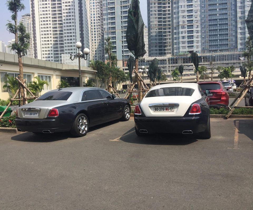 Rolls-Royce Ghost Series I biển Campuchia và một chiếc Rolls-Royce mang biển ngoại giao