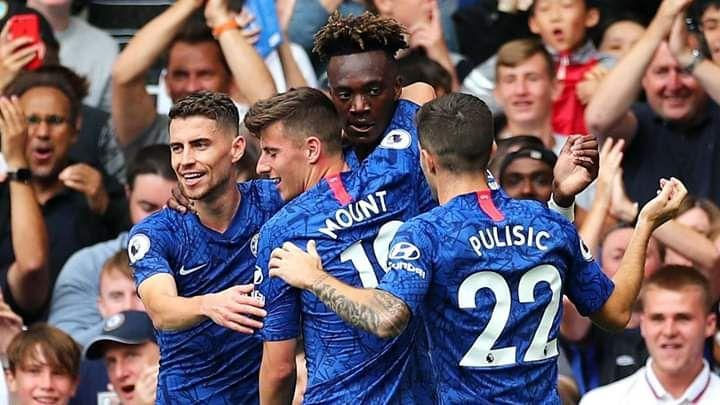   Chelsea với tập thể nhiều cầu thủ trẻ đang dần bị bắt bài và có dấu hiệu xuống phong độ. Ảnh: Internet  