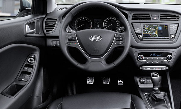 Nội thất buồng lái của Hyundai i20 2021.