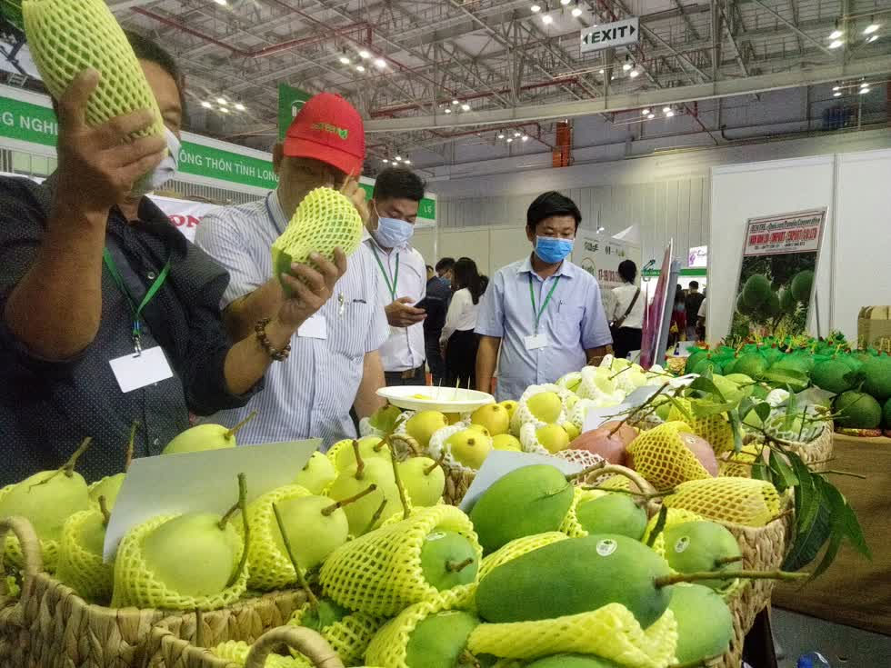  Việt Nam thất thu mỗi ngày 200 triệu USD do không xuất được nông sản sang Trung Quốc do COVID-19. 