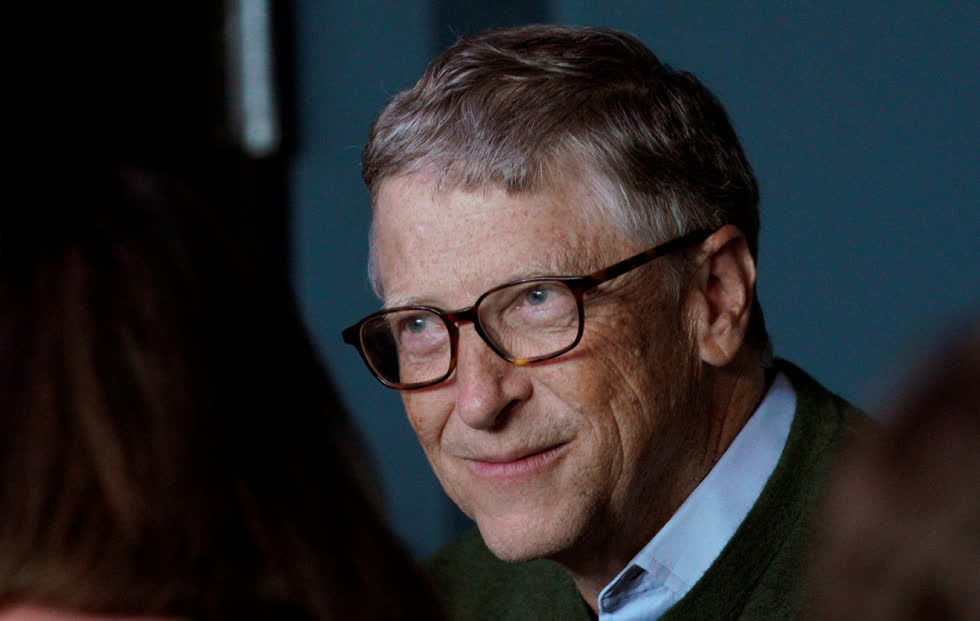  Vị trí thứ 3 là Bill Gates, ông là người sáng lập Microsoft năm 1975 cùng với Paul Allen và từ đó trở thành công ty phần mềm PC lớn nhất toàn cầu. Ông hiện là đồng chủ tịch Quỹ Bill & Melinda Gates, Giám đốc của Berkshire Hathaway CEO của Cascade Investment. Bill Gates sở hữu khối tài sản 106 tỷ USD. 