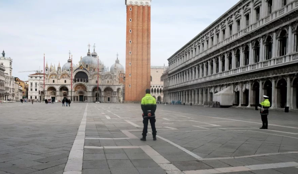  Quảng trường St. Mark gần như không một bóng người sau khi chính phủ Ý áp đặt lệnh phong tỏa ở phía bắc nước Ý, bao gồm cả Venice. Ảnh: REUTERS 