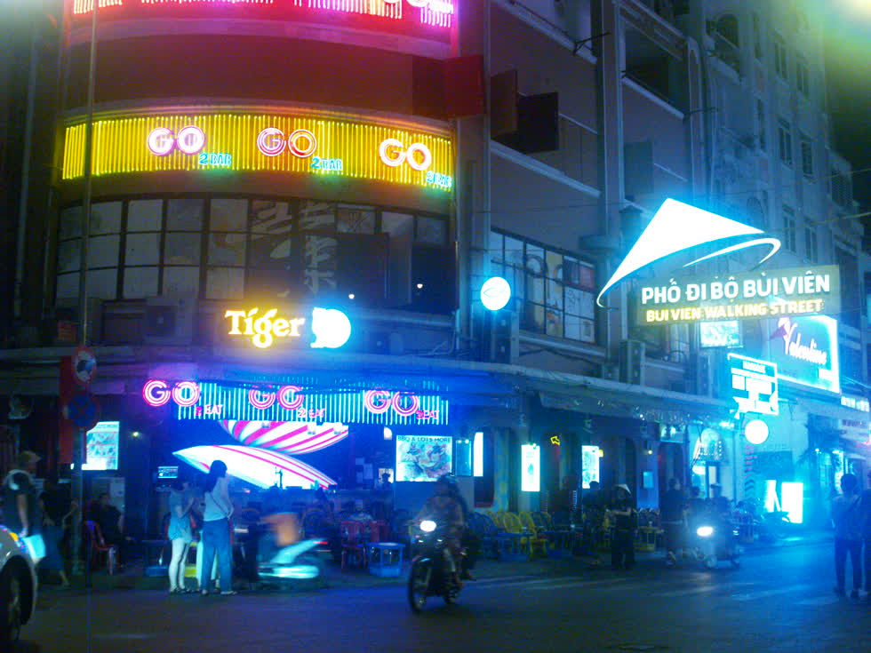 Phố Tây Bùi Viện.