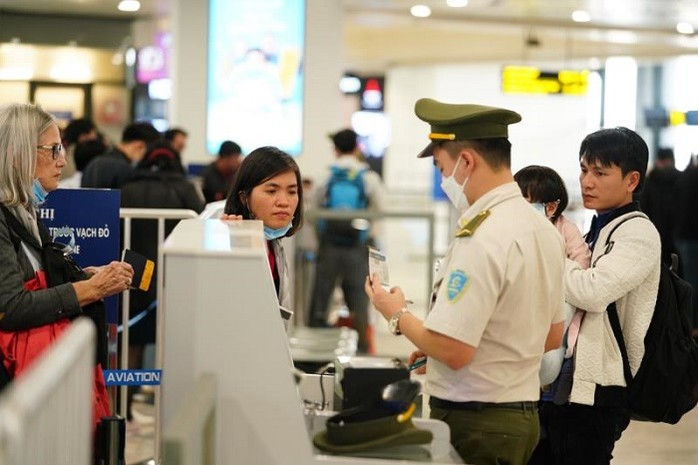 Từ 18/3, Việt Nam dừng cấp visa cho người nước ngoài nhập cảnh.