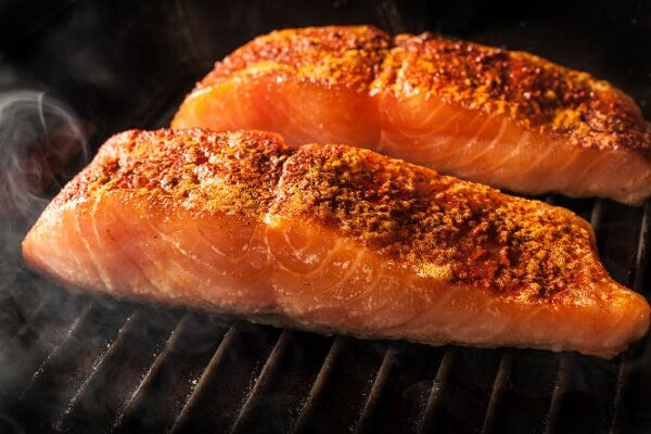 Cá hồi Sapa nướng muối ớt tuyệt ngon với cách làm đơn giản
