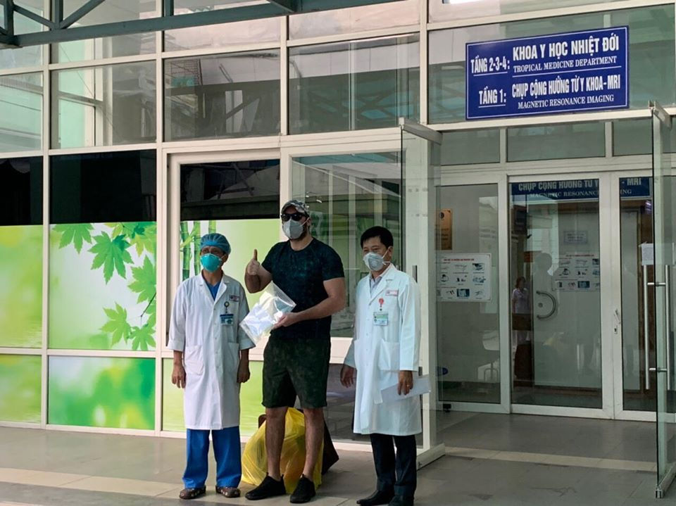  Bệnh nhân 68 người Mỹ được công bố khỏi bệnh tại Bệnh viện Đà Nẵng sáng ngày 4/4.