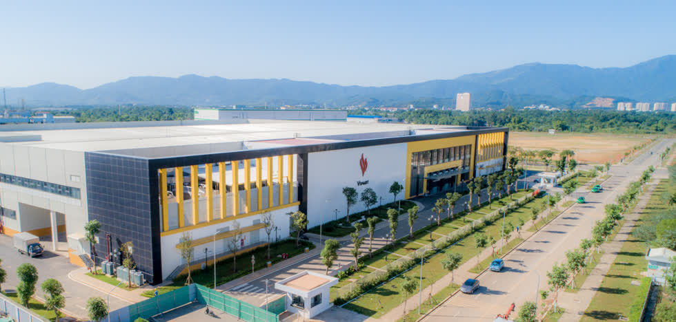 Tổ hợp Nhà máy sản xuất thiết bị điện tử tại Khu CNC Hòa Lạc (Hà Nội) của Vinsmart với diện tích gần 14,8 hecta, tổng công suất 125 triệu thiết bị/năm