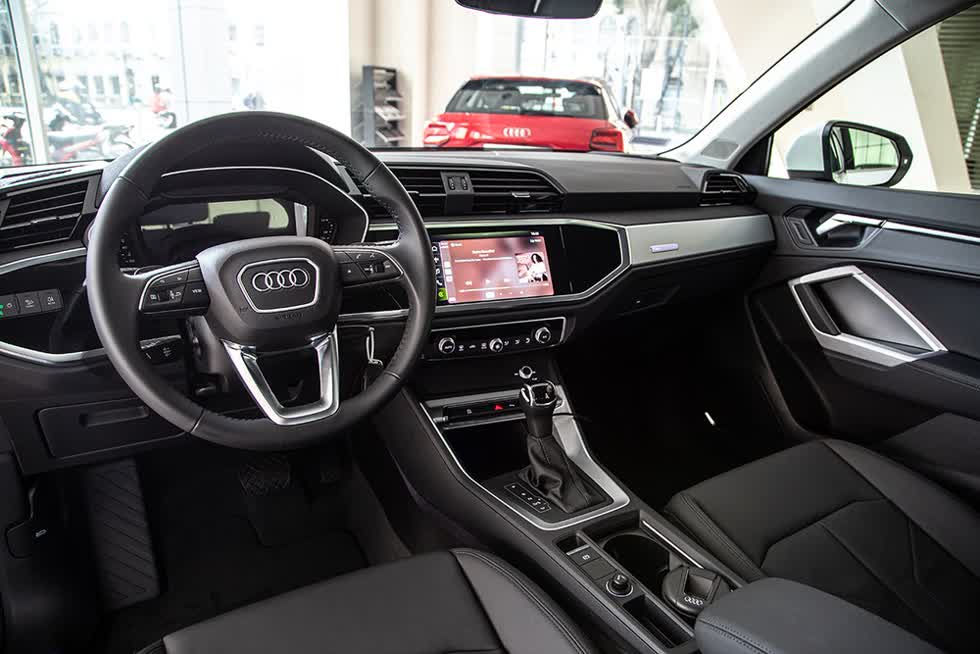 Không gian nội thất của Audi Q3 2020 là sự pha trộn giữa sự hiện đại, đơn giản và tinh tế.