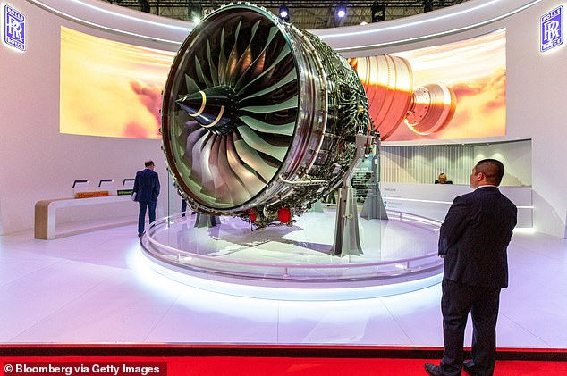   Rolls-Royce Holdings đang xem xét cắt giảm tới 15% lực lượng lao động của mình trên toàn cầu. Ảnh: Reuters.  