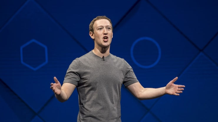   Giám đốc điều hành Facebook Mark Zuckerberg tại Hội nghị nhà phát triển F8 năm 2017.  