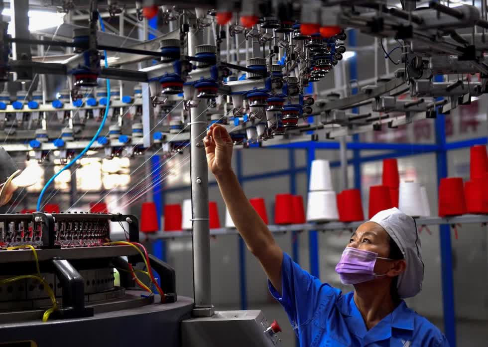 Việt Nam, nơi thị trường lao động rẻ hơn so với nhiều nước trong khu vực.
