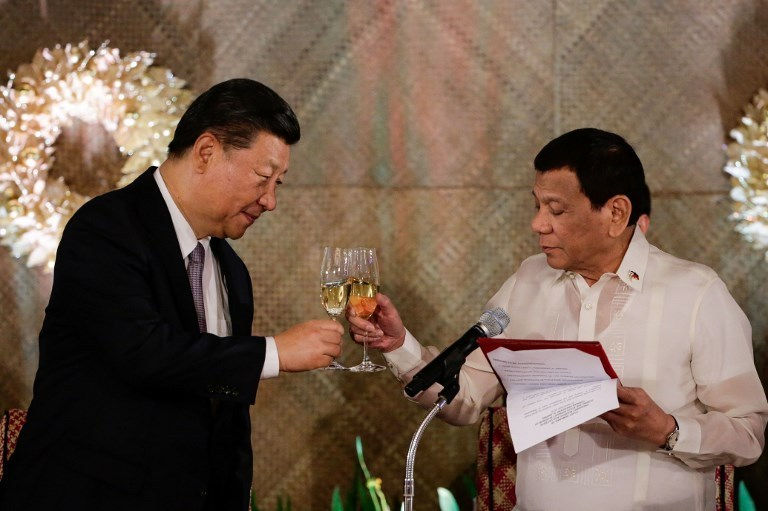 Chủ tịch Trung Quốc Tập Cận Bình và Tổng thống Philippines Rodrigo Duterte.