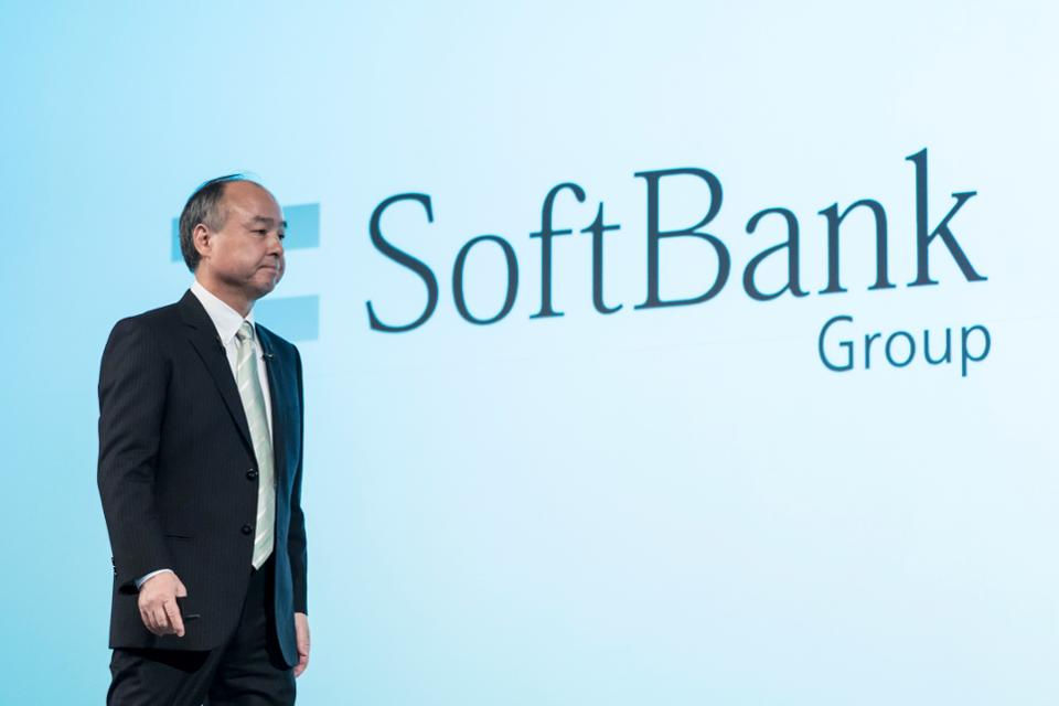 SoftBank đang tìm cách tăng tiền mặt sau năm tài khóa tồi tệ nhất được ghi nhận. Ảnh: Getty.
