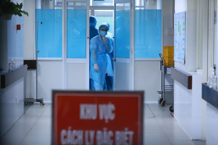 Việt Nam có ca nhiễm thứ 195 từ nước ngoài trở về và cách ly ngay.
