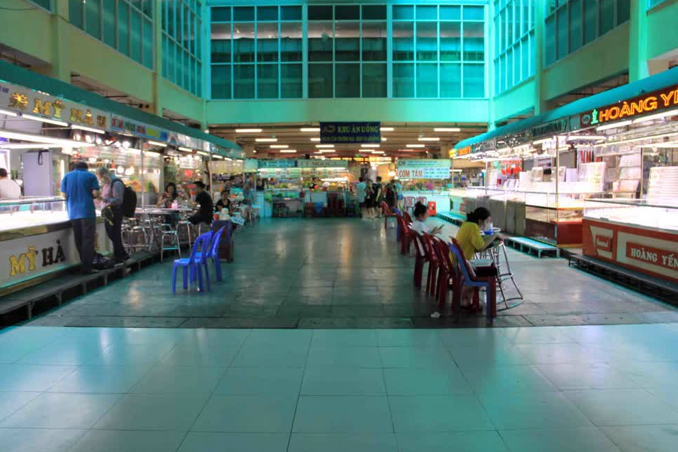 Hậu COVID-19: 50% tiểu thương chợ Bến Thành đóng cửa vì ế ẩm