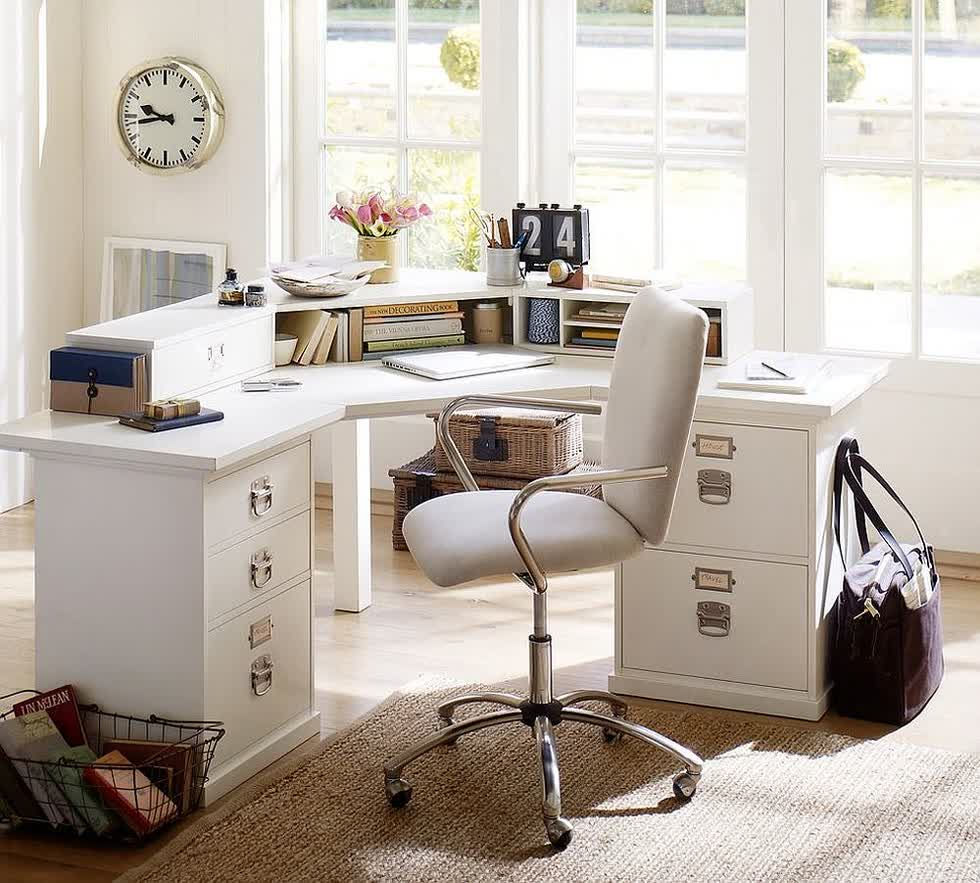Tạo một văn phòng tại nhà tuyệt đẹp với màu trắng với trang trí từ đồ gốm hiện đại.