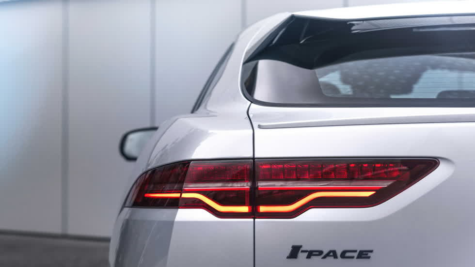 Ô tô điện Jaguar I-Pace 2021 ra mắt với nhiều công nghệ hơn