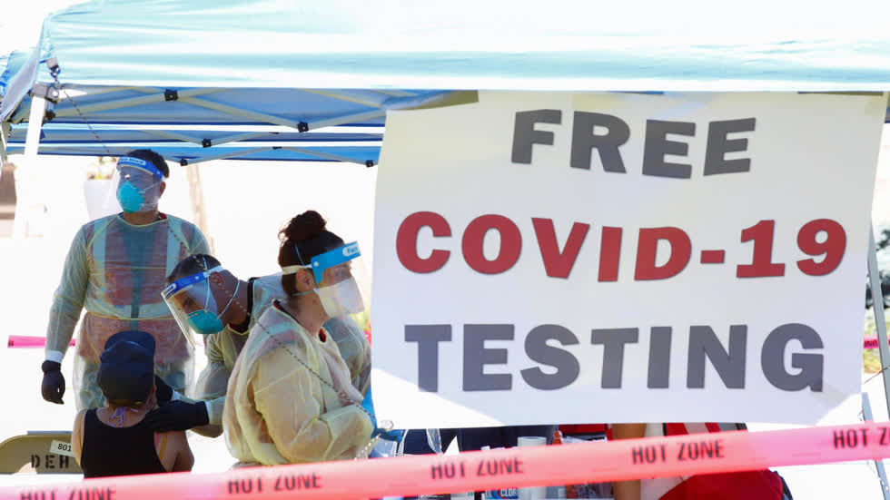 Một trạm xét nghiệm COVID-19 miễn phí tại Denver, bang Texas vào ngày 20/6/2020. Ảnh: Reuters