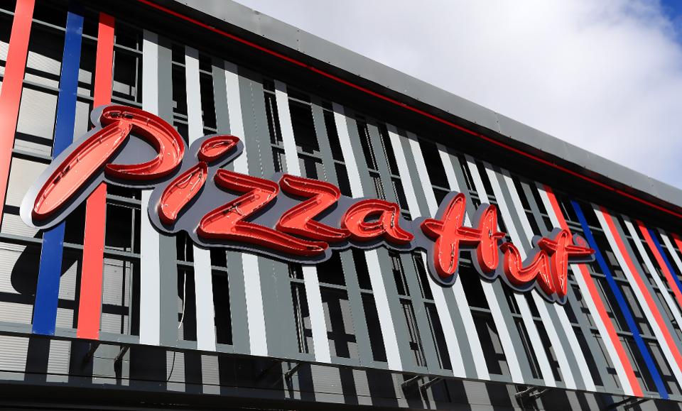   NPC đã xin phá sản cho chuỗi Pizza Hut do công ty này vận hành. Ảnh: Forbes.  