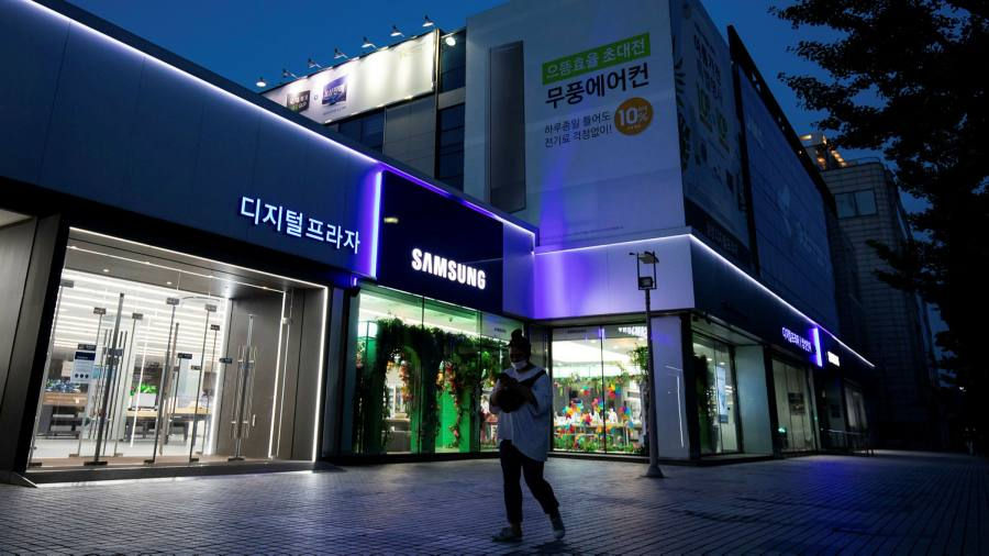   Samsung có kết quả lợi nhuận tốt trong quý 2/2020. Ảnh: FT.  