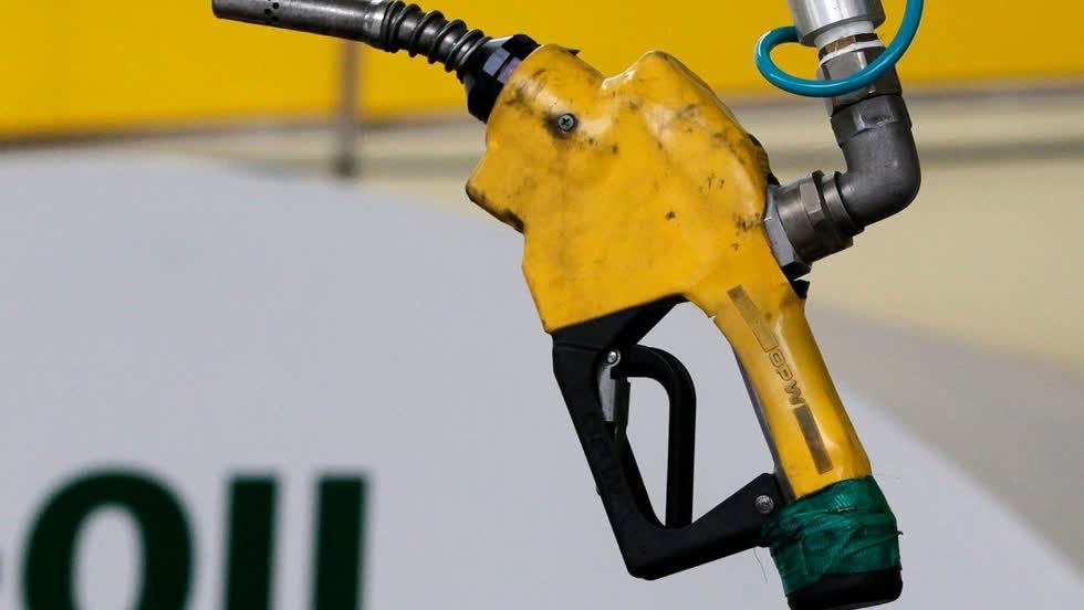 Giá dầu quay đầu giảm trở lại do tồn kho của Mỹ tăng