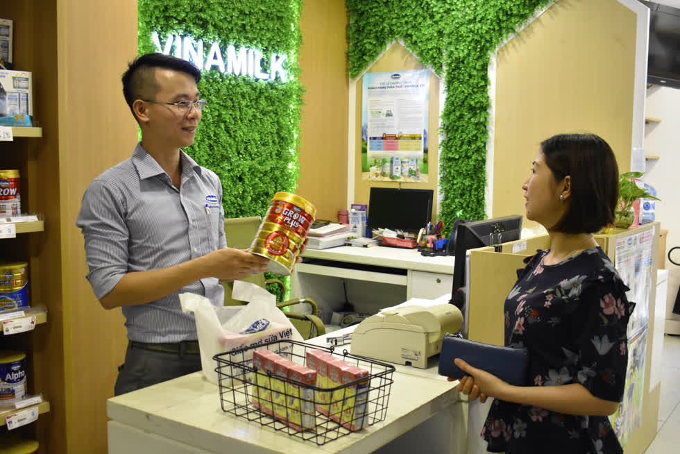  Người tiêu dùng có thể mua sữa bột “Dielac Grow Plus có Tổ Yến” tại các cửa hàng và trang thương mại điện tử Giấc mơ sữa Việt của Vinamilk.
