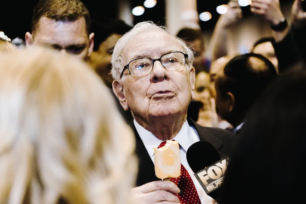     Tài sản ông Buffett giảm mạnh trong tuần này khi ông quyên góp 2.9 tỷ USD cổ phần Berkshire Hathaway cho hoạt động từ thiện. 