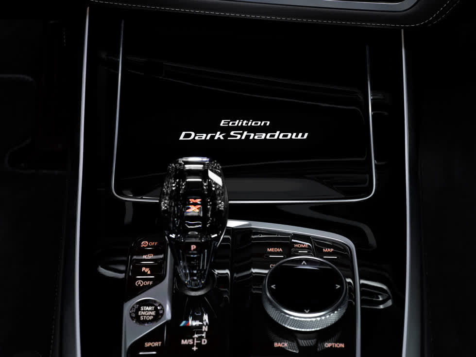 BMW-X7-Dark-Shadow-Edition-19