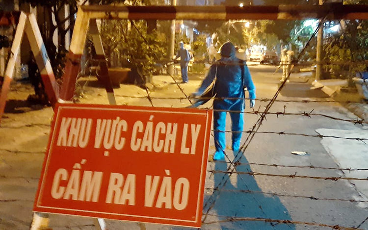 Hàng rào được thiết lập. Ảnh: Báo Tin tức