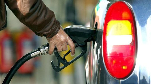 Giá dầu quay đầu giảm sau vài ngày tăng mạnh