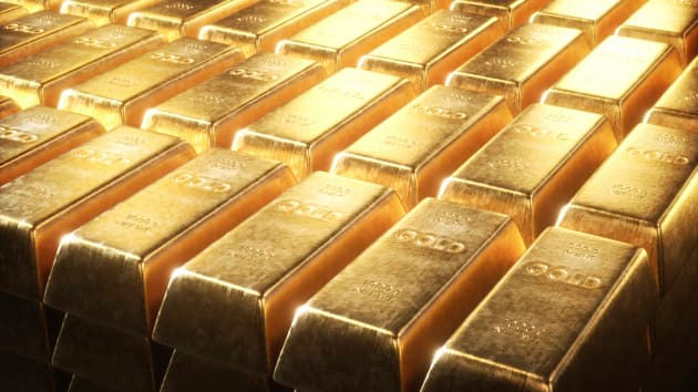 Vì sao giá vàng thế giới tăng mạnh và sẽ còn tăng tiếp?
