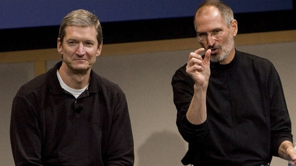 Ông Steve Jobs đã thuyết phục ông Tim Cook gia nhập Apple sắp phá sản bằng một suy nghĩ mạnh mẽ. Nguồn ảnh: INC.