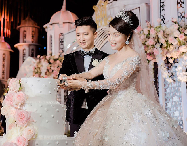 Âu Hà My và Nguyễn  Trọng Hưng  có đám cưới cổ tích khiến nhiều người ngưỡng mộ.