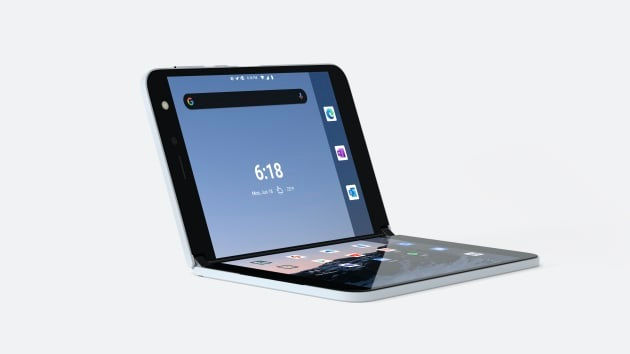 Điện thoại màn hình kép Surface Duo sẽ chính thức vào ngày 10/9 với giá 1.400 USD