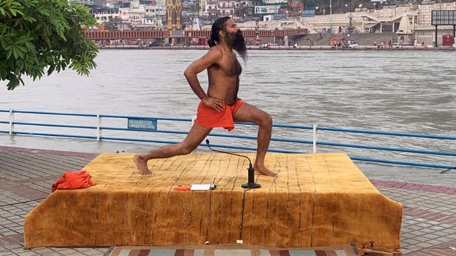 Đạo sư yoga Ramdev. Ảnh: Reuters.