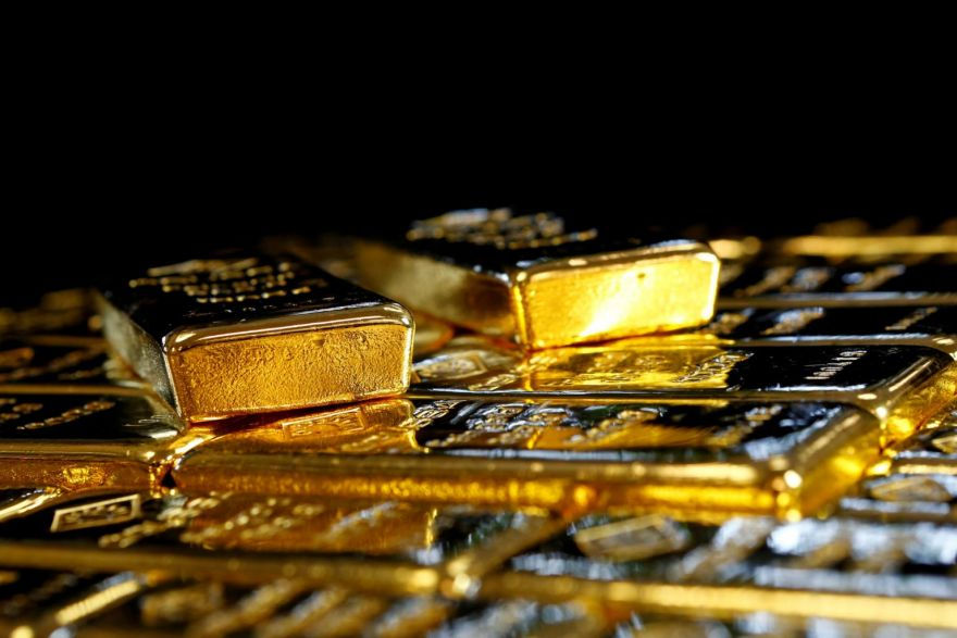 Vàng vẫn được dự báo còn tăng giá, thậm chí lên đến 2.500 USD/ounce. Ảnh: Bloomberg
