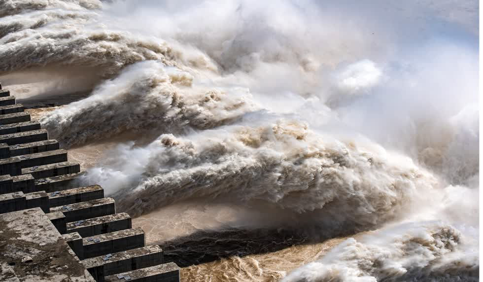 Trung Quốc sơ tán hơn 100.000 dân khi lũ lụt sông Dương Tử đe dọa Di sản Thế giới