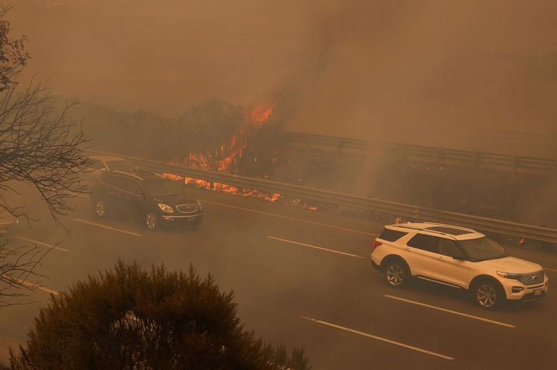   Chưa có trường hợp tử vong nào được báo cáo, nhưng nhiều người bị thương khi cố gắng chạy trốn khỏi các đám cháy, đặc biệt là hai đám cháy lớn nhất ở Bắc California. Ảnh: Reuters.