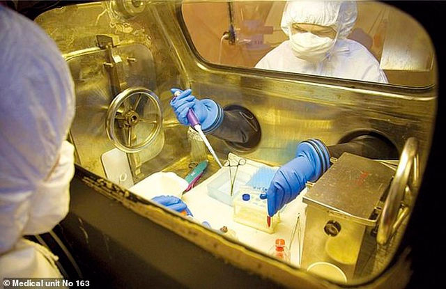 Nga là nước đầu tiên trên thế giới phê chuẩn vắc xin ngừa COVID-19. Ảnh: Dailymail 